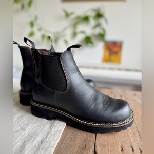 Ariat Black Leather Chelsea Ankle Boots